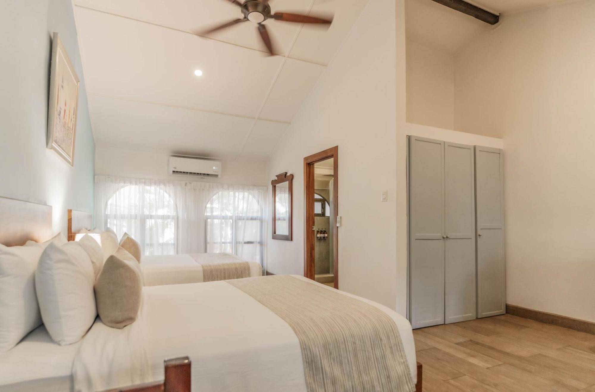 Bahia Del Sol Beach Front Boutique Hotel ポトレロ エクステリア 写真