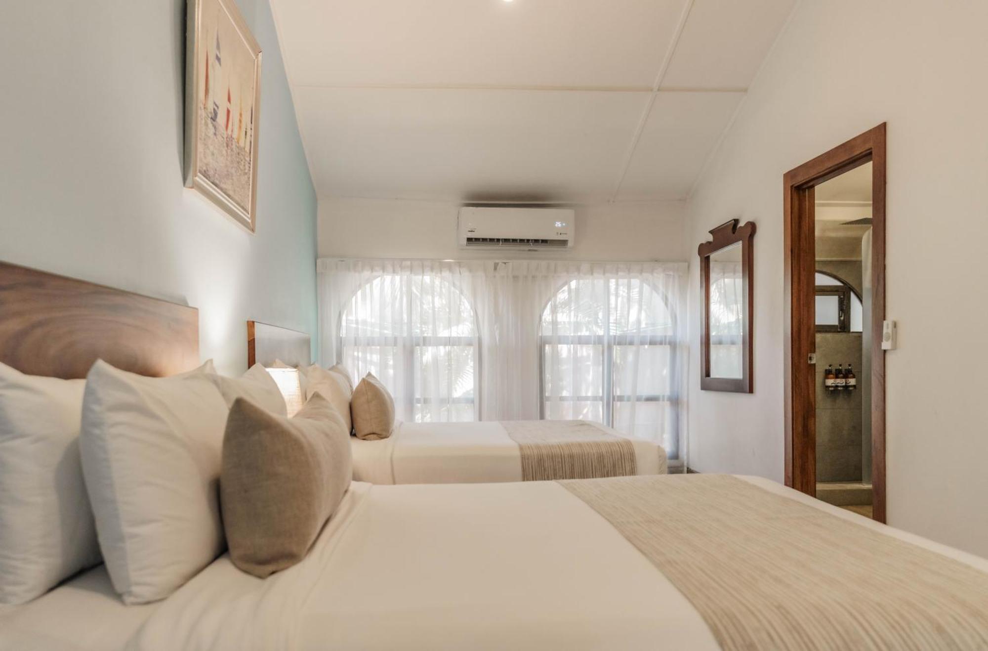 Bahia Del Sol Beach Front Boutique Hotel ポトレロ エクステリア 写真